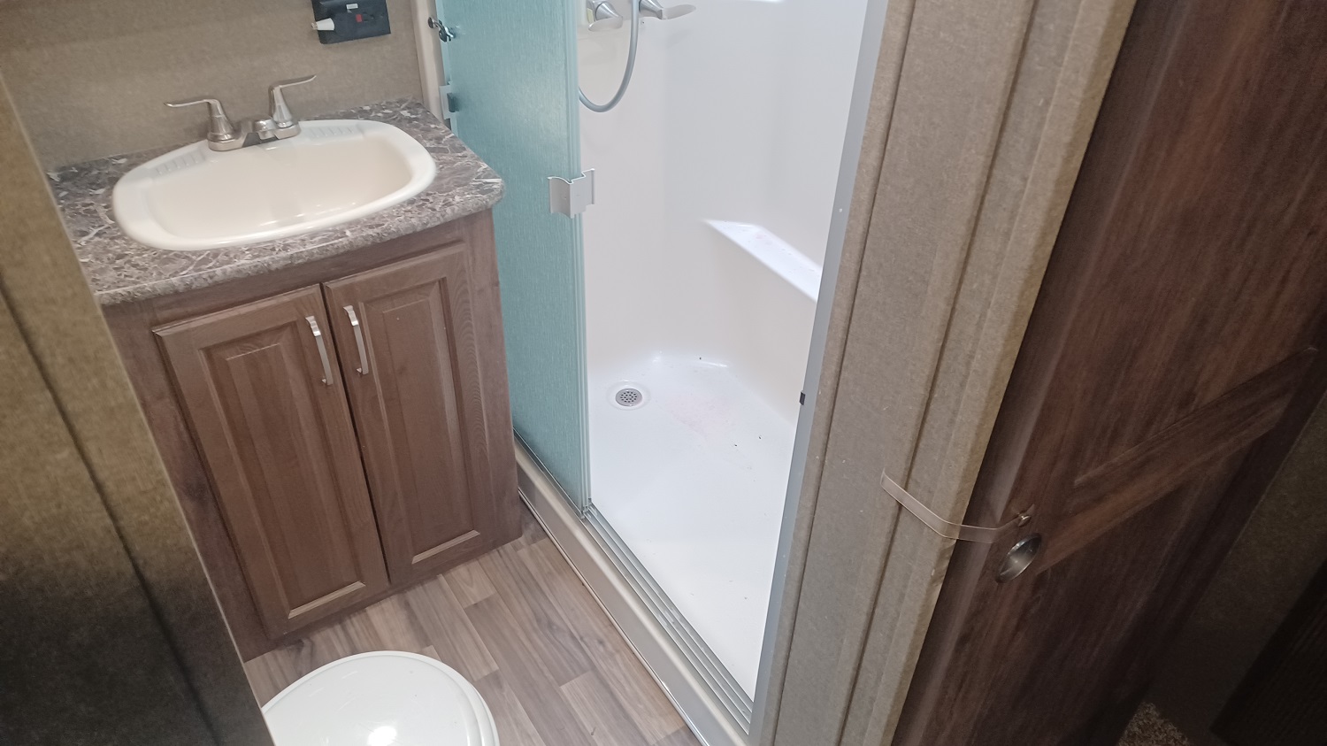 Avalanche 365MB bathroom