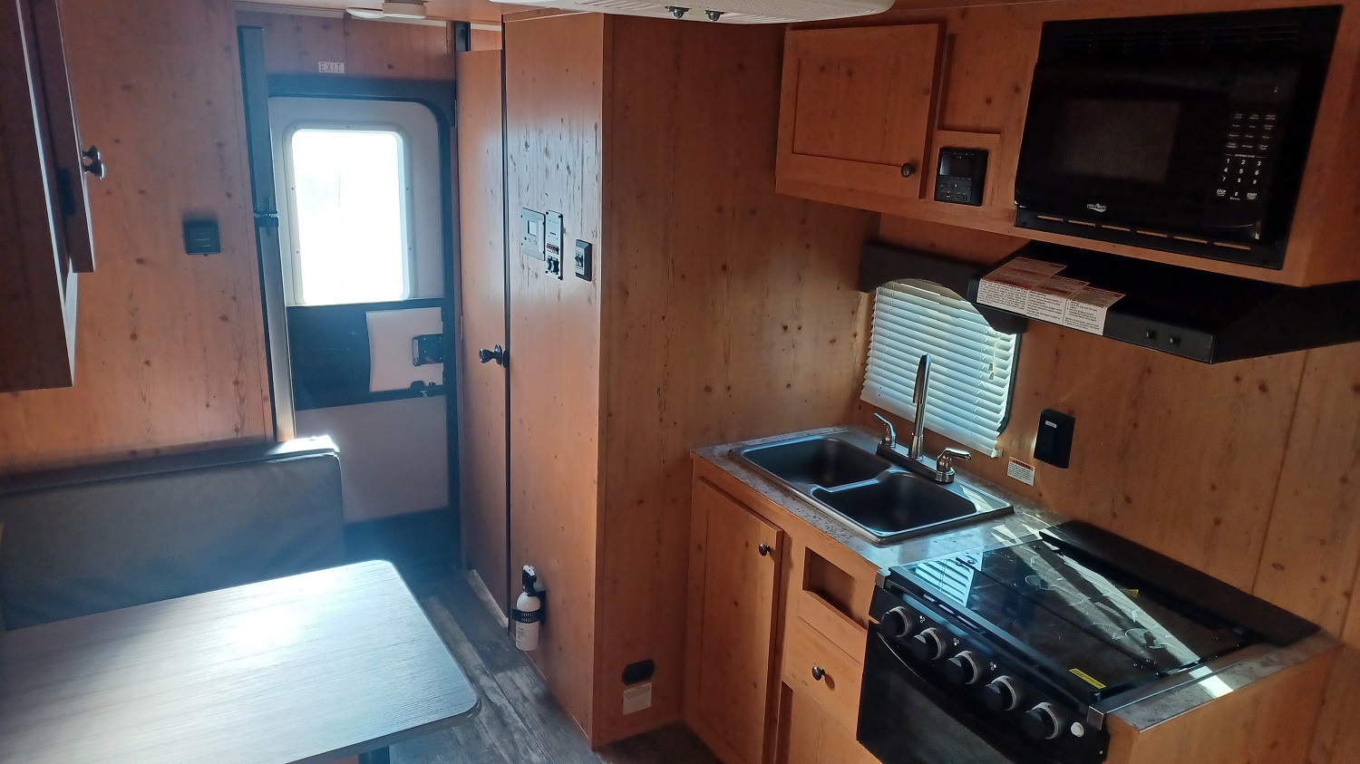 Sun Lite 18RD kitchen